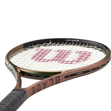 Wilson Blade 104 V8 Tennis Racquet 4 Wilson Blade 104 V8 Tennis Racquet - Image 2